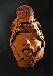 Testa umana nella bocca di un giaguaro, Cultura Remojadas, Vera Cruz